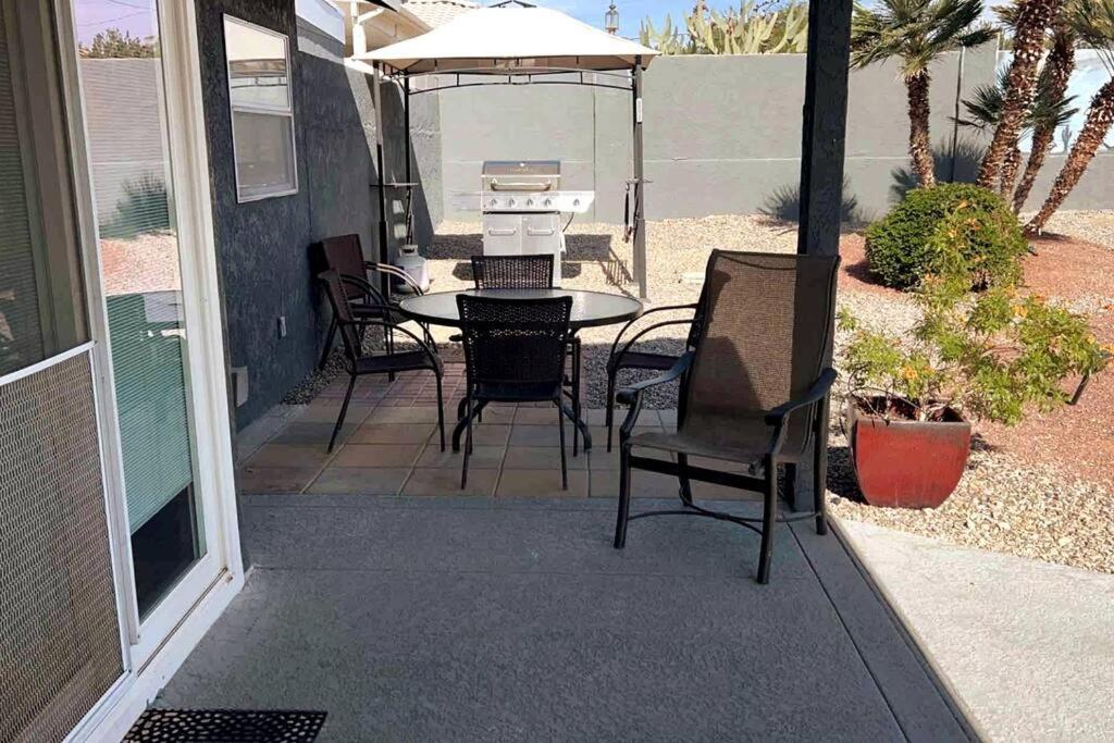 Spacious Getaway! Pool, Spa, Sleeps 9 Lake Havasu City Exterior foto